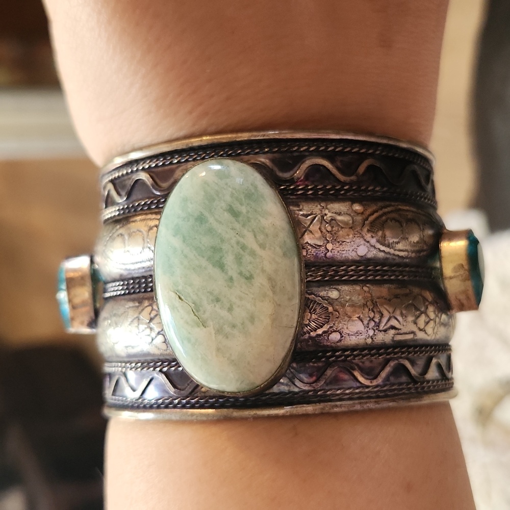 Beautiful, unique LARIMAR bracelet
